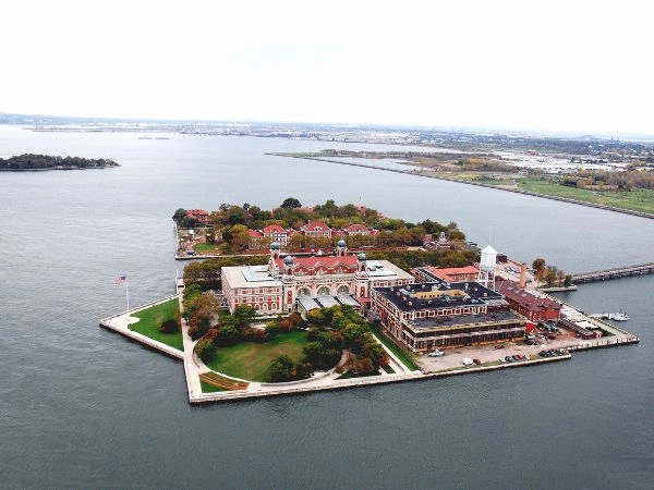 visita al Ellis Island vacanza a New York agenzia viaggi