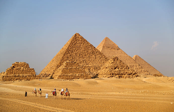 visitare le piramidi di GIza vacanza in Egitto agenzia viaggi