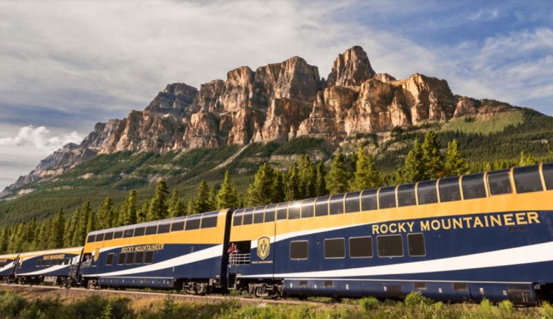 Rocky Mountaineer Train Montagne Rocciose canadesi