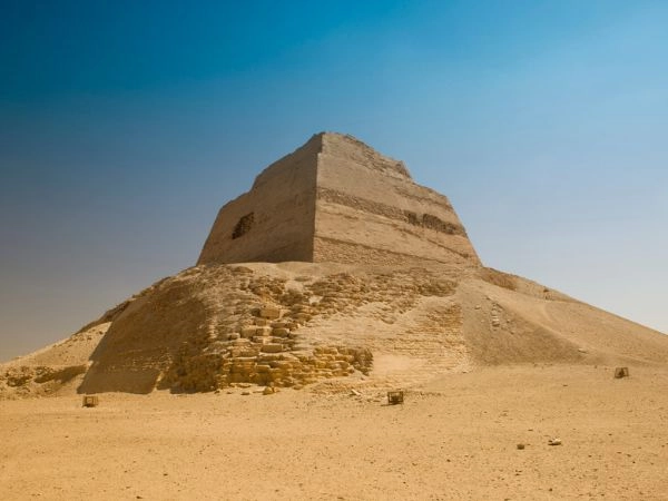 visitare la Piramide Meidum vacanze in Egitto