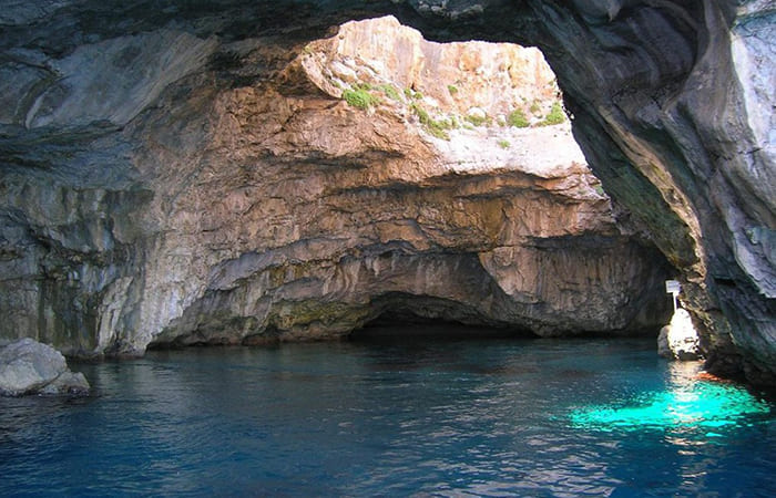Grotta del Cammello grotte isola di Favignana