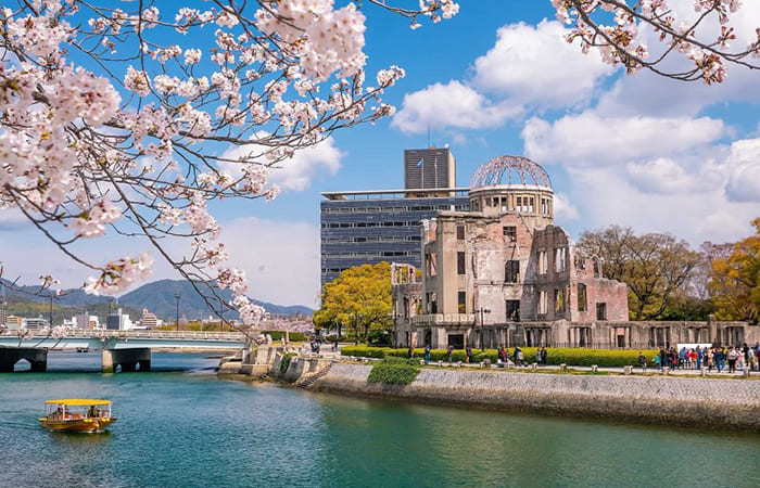Hiroshima Peace Memorial Park visitare il Giappone per la fioritura dei ciliegi