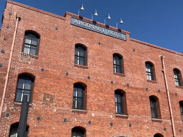 L’Argonaut Hotel si trova in una posizione strategica