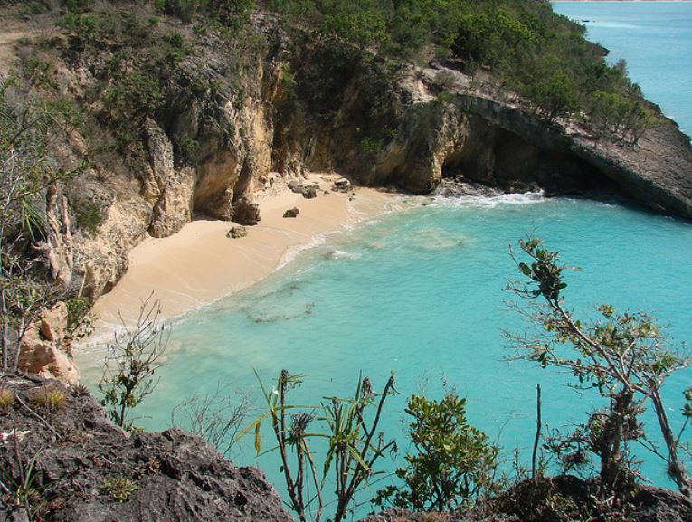 little bay la più piccola spiaggia di anguilla caraibi