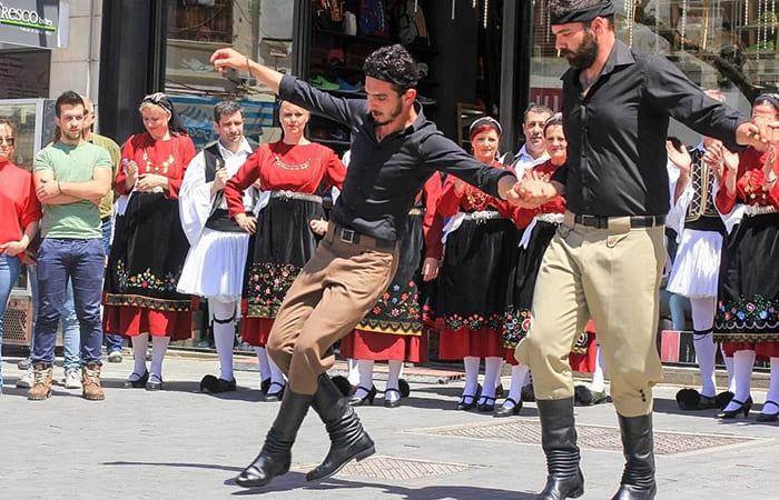 vacanza a Creta festival di Tsikoudia