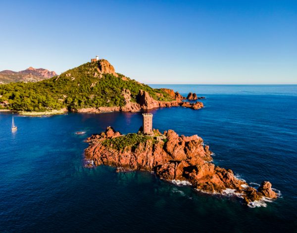 La-Costa-Vermiglia-nel-sud-della-Francia