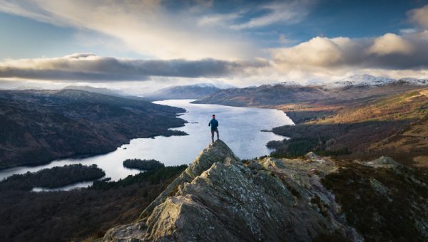Il-Loch-Lomond-in-Scozia-nelle-Higland-e-il-piu-grande-lago-della-Gran-Bretagna