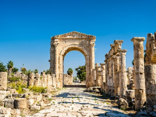Arco di Adriano nella necropoli di Tiro al-Bass in Libano