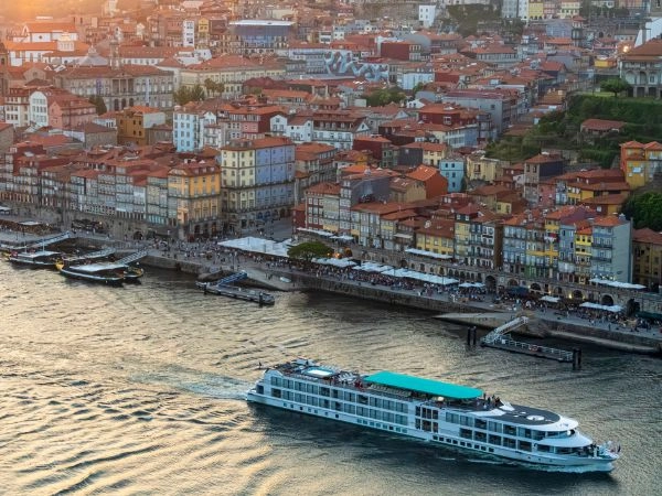 Una crociera sul Douro in Portogallo offre un'intima esplorazione di una delle regioni vinicole più famose del Paese.