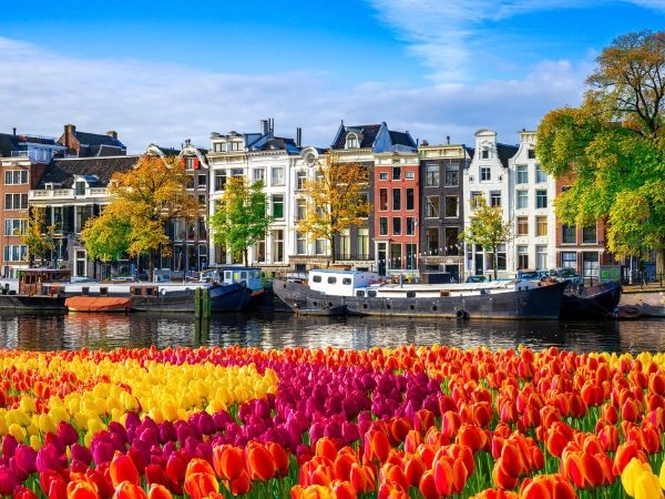 Amsterdam, la capitale colorata dei Paesi Bassi