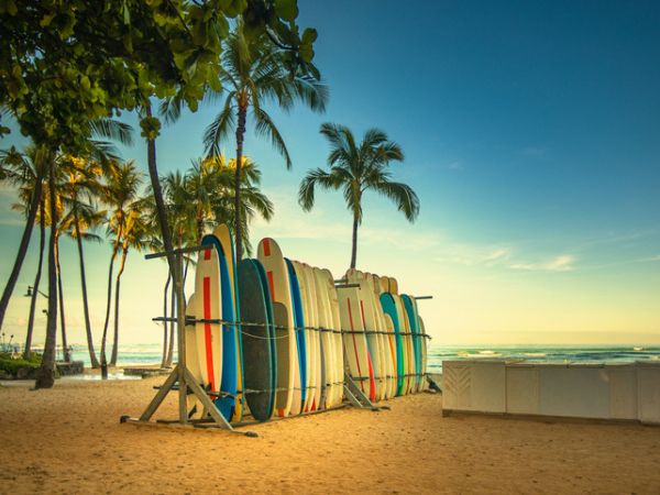 Oahu Hawaii, paradiso del surf con onde nell’oceano