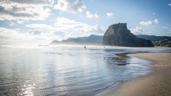 Piha, una delle spiagge più famose e spettacolari della Nuova Zelanda