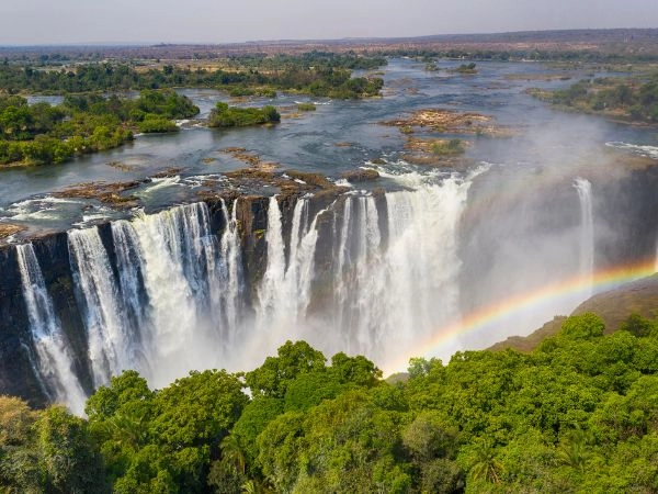 Ammirare le Cascate Vittoria tra Zambia e Zimbabwe