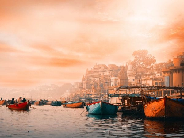 Esplorare Varanasi tra spiritualità, templi e Gange in India