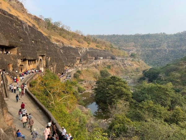 Esplorare le Grotte di Ajanta, patrimonio buddhista dell’India