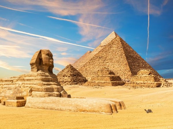 Osservare le Piramidi di Giza e la Sfinge nel cuore dell’Egitto
