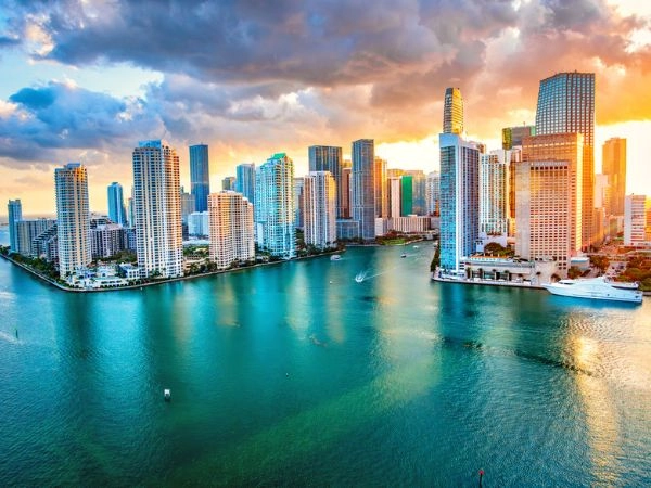 Florida ha offerto uno scenario spettacolare per l'avventura di James Bond