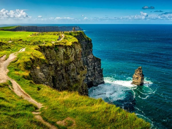 Ammirare Ahch-To, scenario irlandese della saga di Star Wars