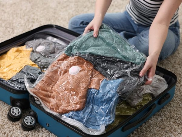 Utilizzare sacchetti per organizzare la tua valigia