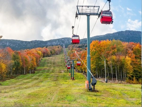 Esplorare Stowe tra montagne, boschi e atmosfera del Vermont