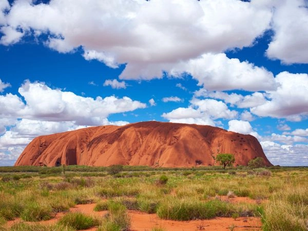 Ayers Rock, il maestoso monolite rosso dell’Australia centrale