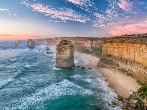 Great Ocean Road, strada panoramica tra oceano e scogliere australiane
