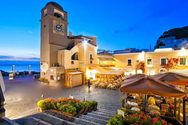capri-la-piazzetta-del-centro-dellisola