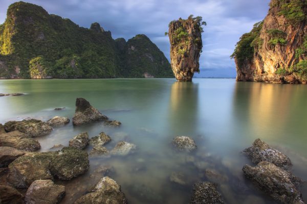 La-Thailandia-in-inverno-offre-uno-stacco-epaesaggi-suggestivi-come-la-James-Bond-Island