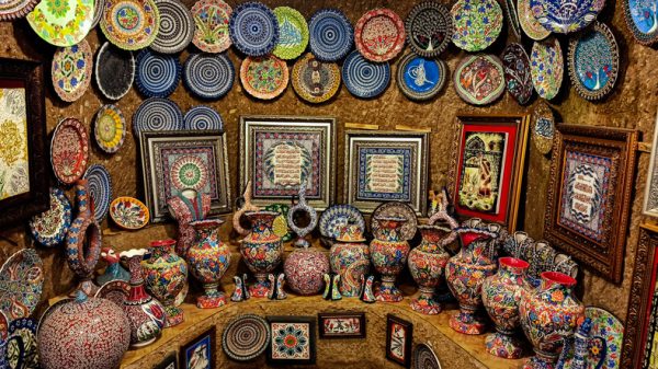 Ceramiche-tipiche-turche-create-nel-villaggio-di-Avanos-in-Cappadocia