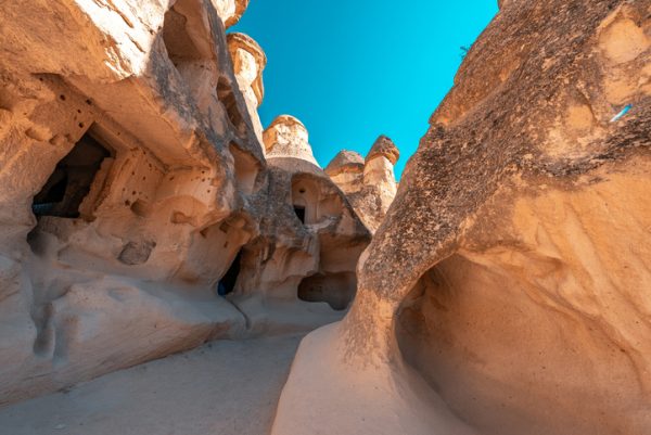 La-citta-di-Zelve-in-Turchia-scavata-nella-roccia