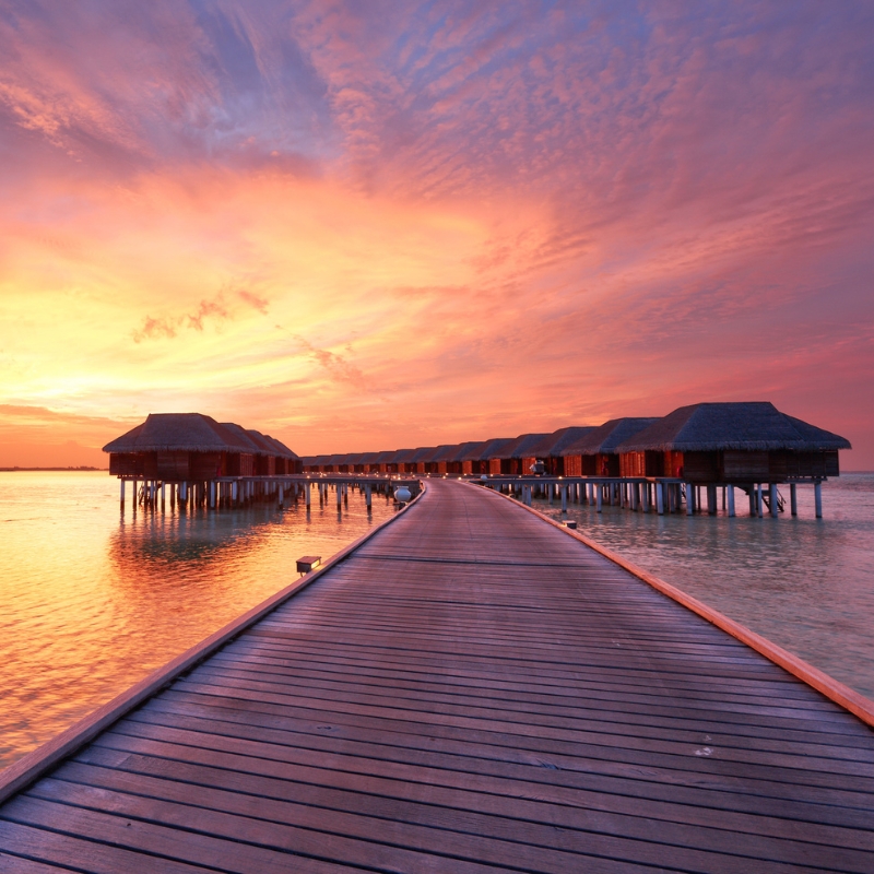 Tramonto spettacolare sull’Oceano Indiano durante un viaggio personalizzato alle Maldive con 5 Giornate Viaggi Tramonto spettacolare sull'Oceano Indiano durante un viaggio personalizzato alle Maldive con 5 Giornate Viaggi